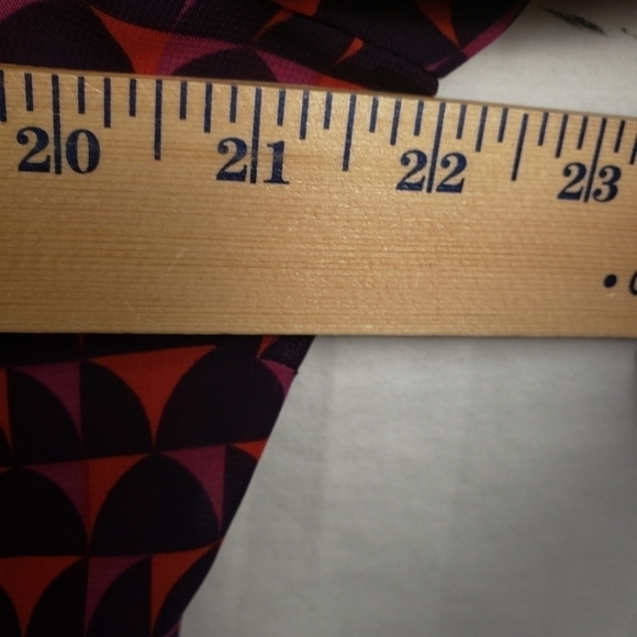 a.n.a. Red And Navy 3/4th Sleeve Gold Button Blouse Sz L - Picture 9 of 9